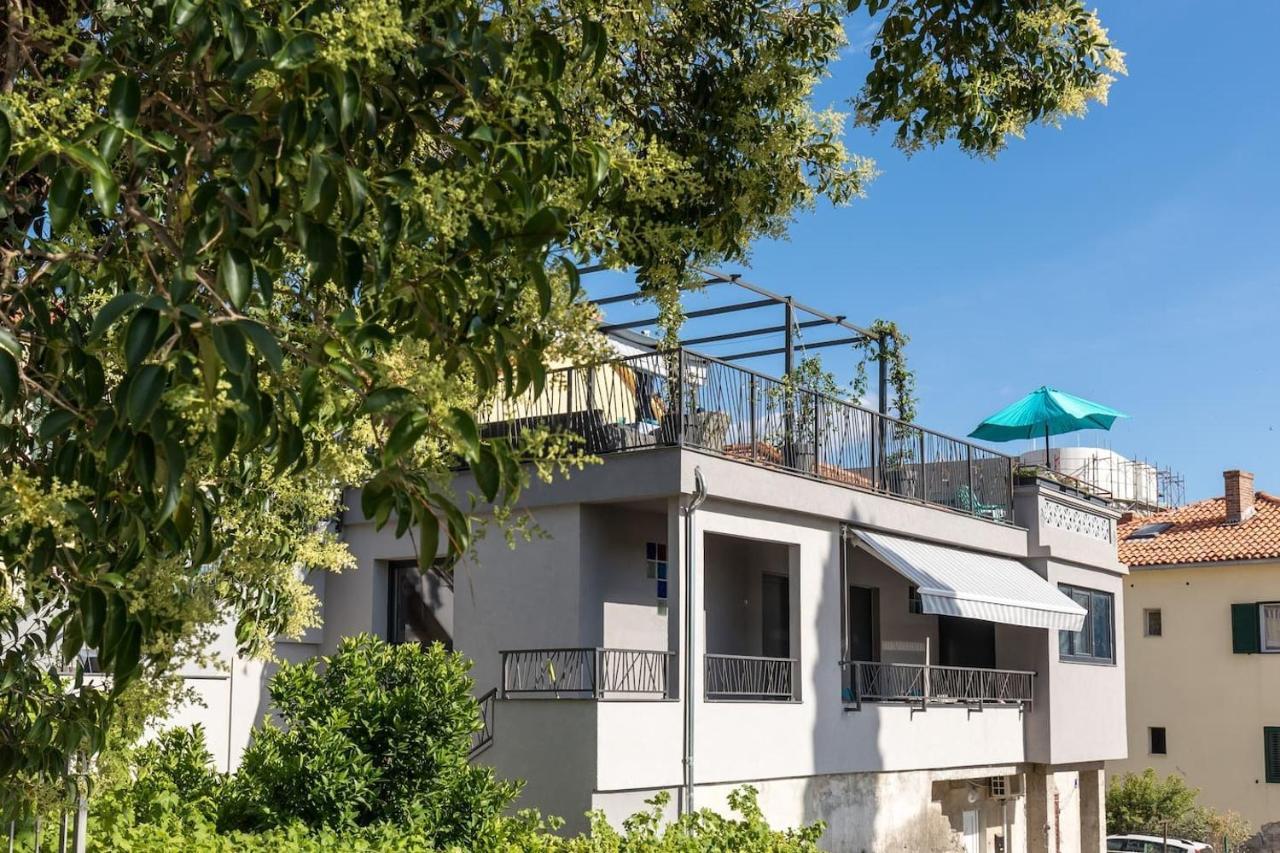Boutique Triple House With Garden & Roof Terrace Βίλα Σπλιτ Εξωτερικό φωτογραφία