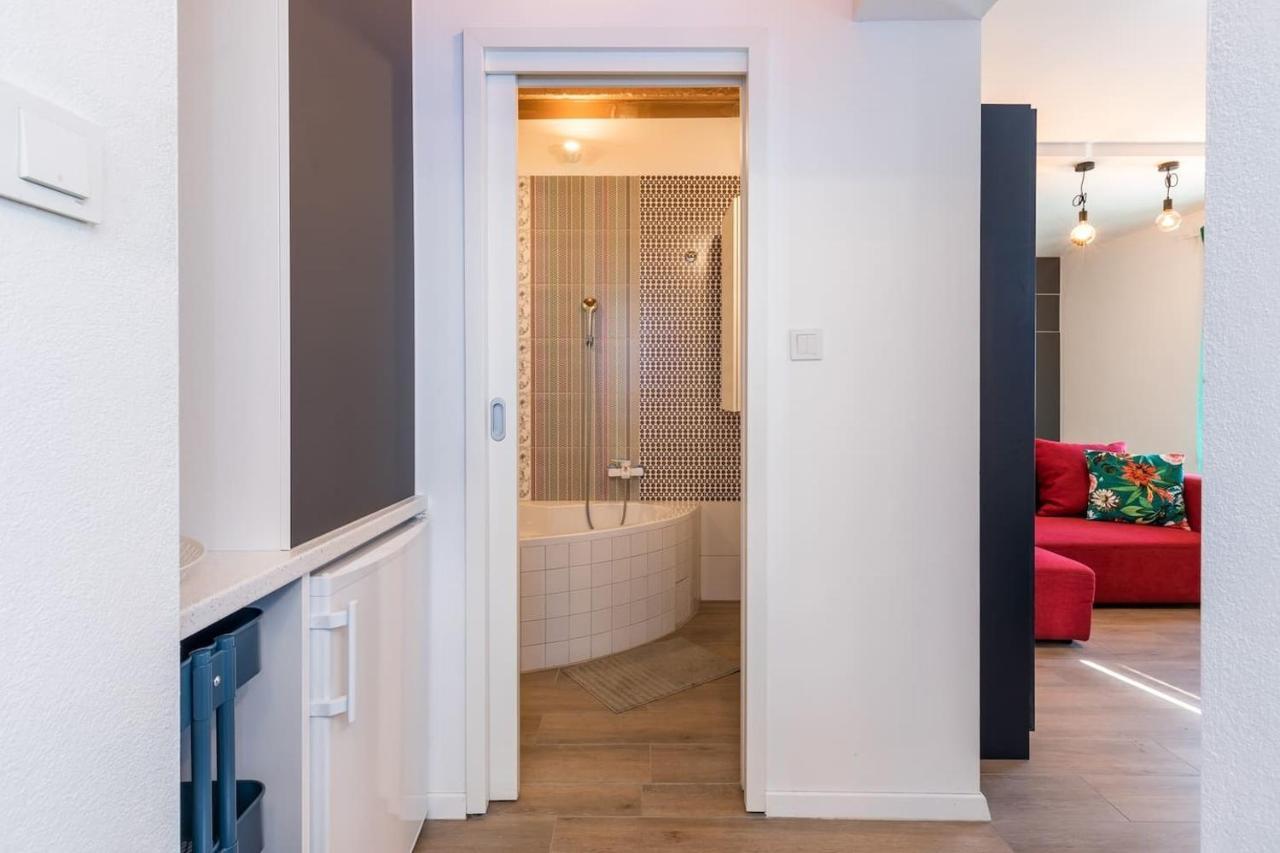 Boutique Triple House With Garden & Roof Terrace Βίλα Σπλιτ Εξωτερικό φωτογραφία