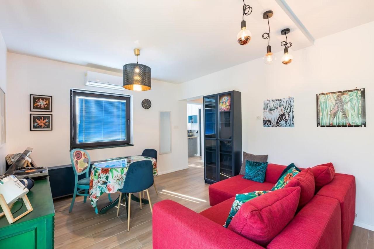 Boutique Triple House With Garden & Roof Terrace Βίλα Σπλιτ Εξωτερικό φωτογραφία