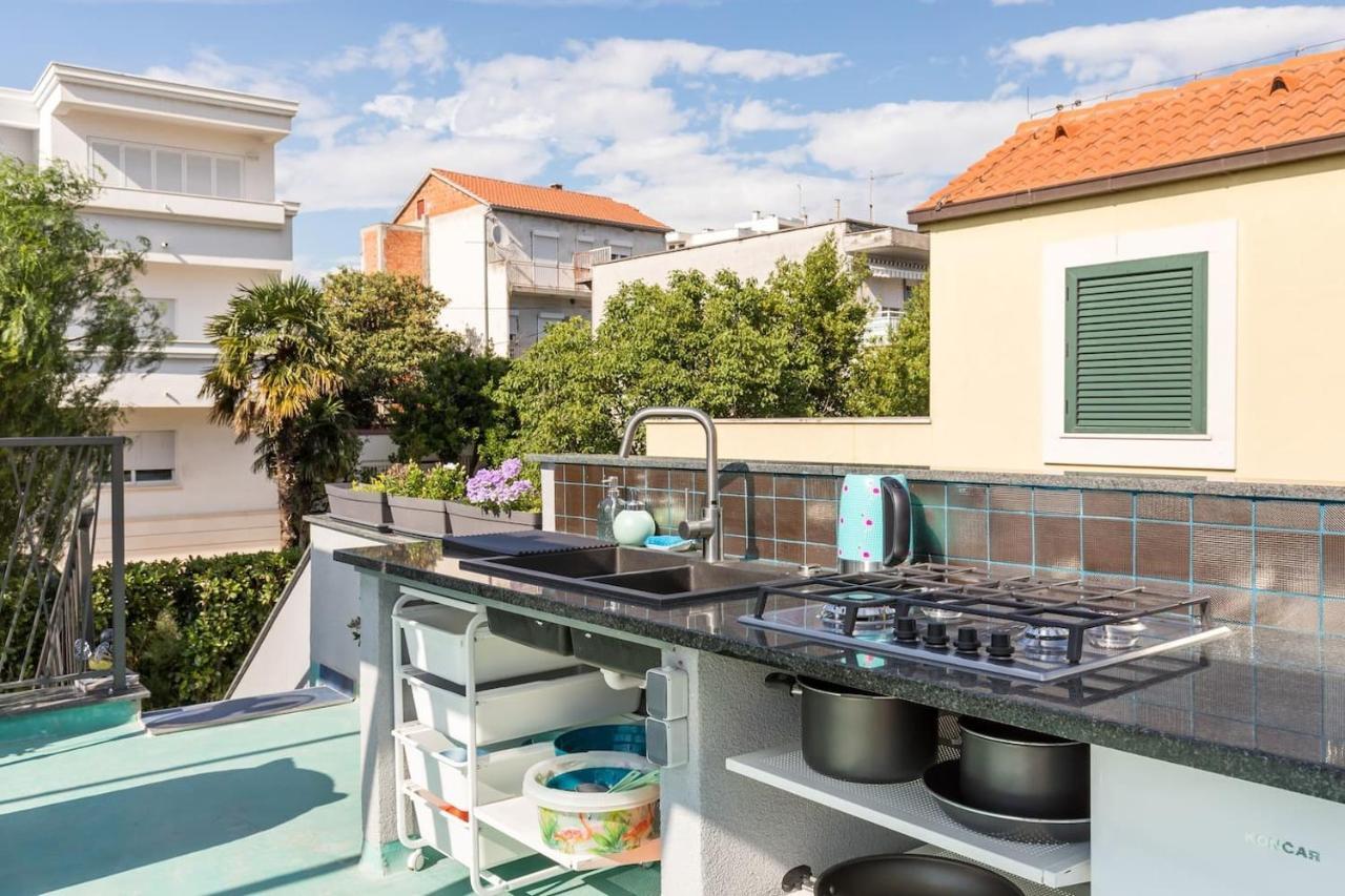 Boutique Triple House With Garden & Roof Terrace Βίλα Σπλιτ Εξωτερικό φωτογραφία