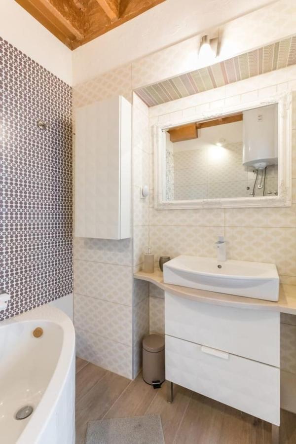 Boutique Triple House With Garden & Roof Terrace Βίλα Σπλιτ Εξωτερικό φωτογραφία
